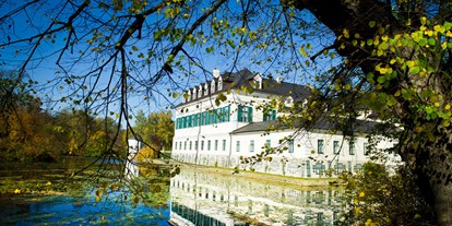 Winterhochzeit - Art der Location: Schloss - Kierling - Heiraten im Schloss Laudon in Wien.
Foto © greenlemon.at - Schloss Laudon