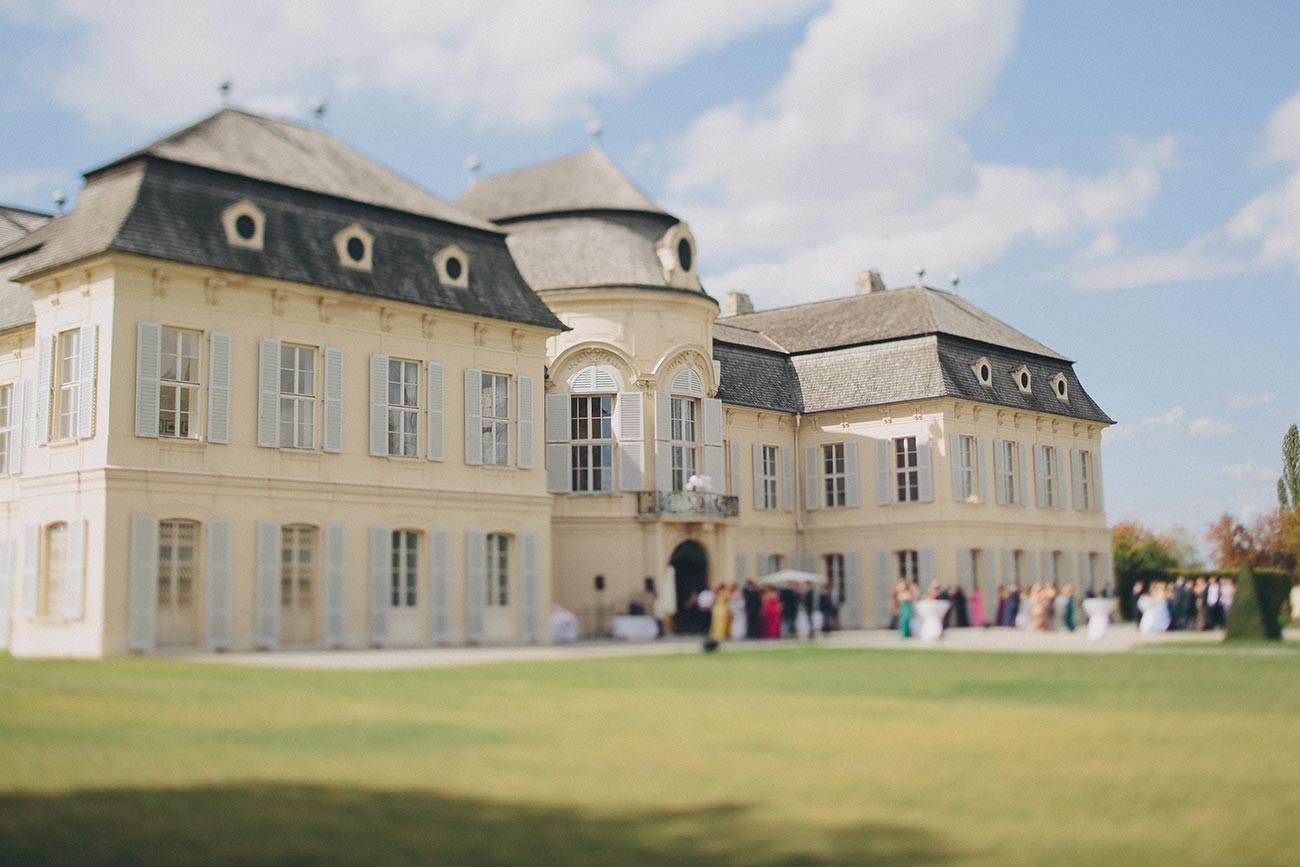 Hochzeitslocation - Das Schloss Niederweiden.
Foto © thomassteibl.com - Schloss Niederweiden