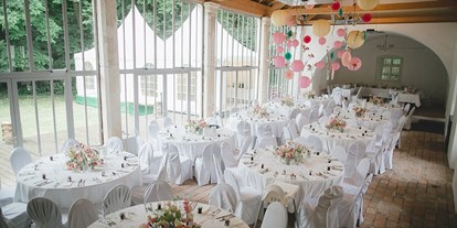 Winterhochzeit - Glashütten bei Langeck im Burgenland - Hochzeitssaal gedeckt im Hochzeitsschloss Nikitsch - Hochzeitsschloss Nikitsch