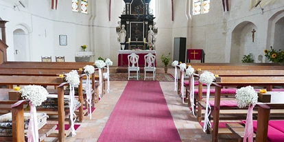 Winterhochzeit - Hochzeits-Stil: Rustic - Rüting - Trauung in der Dorfkirche von Goldebee - Hotel Schloss Gamehl
