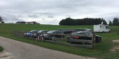Winterhochzeit - Kirchdorf am Inn (Landkreis Rottal-Inn) - Ausreichend Parkplätze vorhanden. - Oida Voda - Das Leben ist schön!