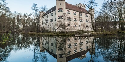 Winterhochzeit - nächstes Hotel - Bayern - Schlossgraben - Schloss Mariakirchen