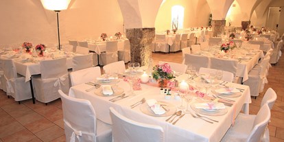 Winterhochzeit - Geeignet für: Firmenweihnachtsfeier - Tirol - Bar, Tanzfläche und Festsaal in einem bis 140 Personen - Schloss Büchsenhausen