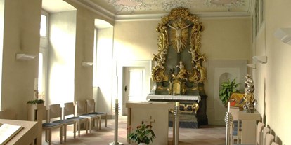 Winterhochzeit - Umgebung: am Meer - Sommerhausen - Kapelle in Schloss Messelhausen - SCHLOSS MESSELHAUSEN