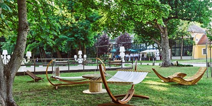 Winterhochzeit - Umgebung: im Park - Mödling - Der Tanzboden ideal für standesamtliche Trauungen - Orangerie Europahaus Wien