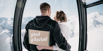 Winterhochzeit - Geeignet für: Hochzeit - Tiroler Unterland - Just Married im Schnee. - Rössl Alm