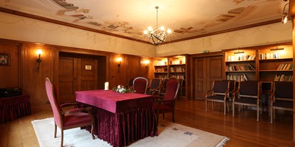 Winterhochzeit - Preisniveau: € - Letschin - Die Bibliothek des Lakeside Burghotel zu Strausberg. - The Lakeside Burghotel zu Strausberg