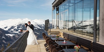 Winterhochzeit - nächstes Hotel - Tirol - (c) Mayrhofner Bergbahnen - Kunstraum Ahorn