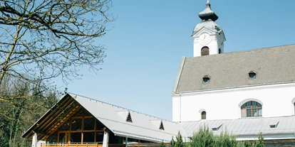 Winterhochzeit - Außerkasten - Heiraten beim Kirchenwirt in Klein-Mariazell.
Foto © kalinkaphoto.at - Kirchenwirt Klein-Mariazell