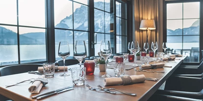 Winterhochzeit - Umgebung: in den Bergen - Roßhaupten - Gedeckter Tisch mit der Traumaussicht - 180° Restaurant-Konditorei