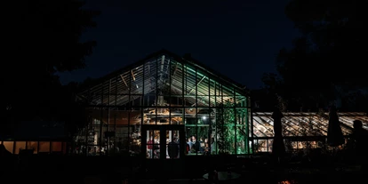 Winterhochzeit - Beelitz (Landkreis Potsdam-Mittelmark) - Das Glashaus der Königlichen Gartenakademie in 14195 Berlin bei Nacht. - Königliche Gartenakademie