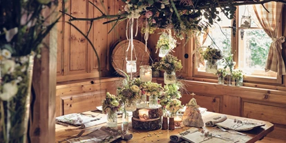 Winterhochzeit - Hochzeits-Stil: Modern - Kleinboden (Fügen, Uderns) - Tischdeko | Trachten-Hochzeit | Sommer 2020 - Das Alpenwelt Resort****SUPERIOR