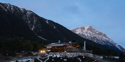 Winterhochzeit - Geeignet für: Eventlocation - Tirol - Alm Dämmerung - Stöttlalm