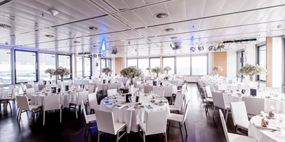 Winterhochzeit - nächstes Hotel - Hatzenbach - Feiern Sie Ihre Hochzeit in der Wolke 19 in Wien. / Sky Hall
foto © weddingreport.at - wolke19 im Ares Tower