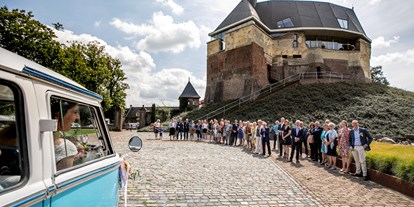 Winterhochzeit - Geeignet für: Private Feier (Taufe, Erstkommunion,...) - Niederlande - Ankunft von das Hochzeitspaar beim Burg - Kasteel De Keverberg