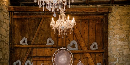 Winterhochzeit - Preisniveau: €€ - Stotzing - Der Hochzeitsstadl vom Himmelblau in Rust. - Himmelblau Rust - Hochzeit im Vintage Haus