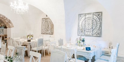 Winterhochzeit - Art der Location: Restaurant - Neudörfl (Neudörfl) - Der Festsaal im Gewölbe des Himmelblau. - Himmelblau Rust - Hochzeit im Vintage Haus