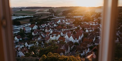 Winterhochzeit - Perfekte Jahreszeit: Frühlings-Hochzeit - Region Schwaben - Ein Blick auf den idylischen Ort Untergruppenbach. - Burg Stettenfels