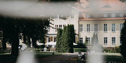 Winterhochzeit - Garten - Ihlow (Landkreis Märkisch-Oderland) - Die Hochzeitslocation Schloss Wulkow. - Schloss Wulkow