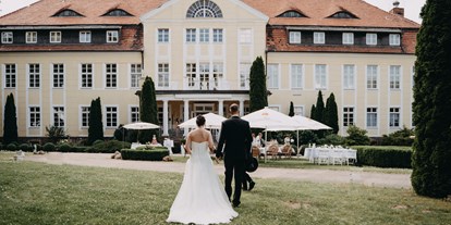 Winterhochzeit - Golzow (Landkreis Märkisch-Oderland) - Die Hochzeitslocation Schloss Wulkow in Brandenburg. - Schloss Wulkow