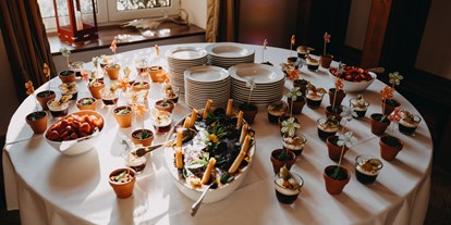 Winterhochzeit - Kröslin - Zahlreiche gesunde Nachspeisen ergänzen die Hochzeitstorte. - Hotel & Restaurant Am Peenetal