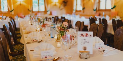Winterhochzeit - Geeignet für: Gala, Tanzabend und Bälle - Region Schwaben - Eine Hochzeitsfeier in der Forsthofalm - Forsthof