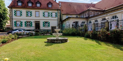 Winterhochzeit - Königsbach-Stein - Der lichtdurchströmte Wintergarten  - Landgut Schloss Michelfeld 