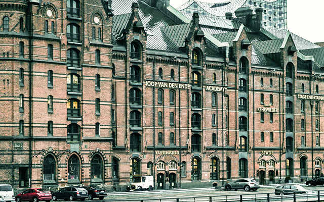Hochzeitslocation - Unsere Rösterei im herzen der historischen Speicherstadt und zu Füssen der Elbphilamonie - Speicherstadt Kaffeerösterei