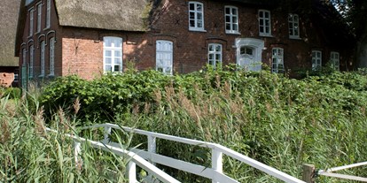 Winterhochzeit - Bewirtung: eigene Bewirtung - Schleswig-Holstein - Romatische Brücke - Landsitzhotel Peterhof