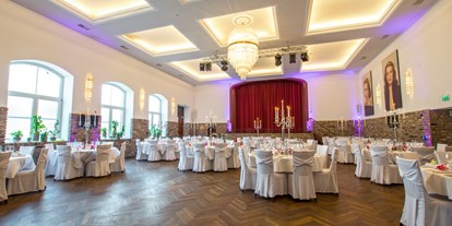 Winterhochzeit - Perfekte Jahreszeit: Sommer-Hochzeit - Gladbeck - Saal mit runden Tischen (Bankettbestuhlung) - Kamper Hof