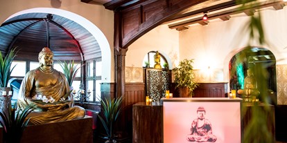 Winterhochzeit - Buddhas Place / Eingang großer Bereich - Buddha Lounge Red Mandarin