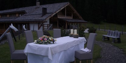 Winterhochzeit - Umgebung: in den Bergen - Venetien - Tirler - Dolomites Living Hotel