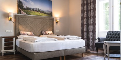 Winterhochzeit - nächstes Hotel - Zimmerbeispiel

Unsere 13 Zimmer bieten Platz für insgesamt 46 Übernachtungsgäste 
 - Villa Bergzauber