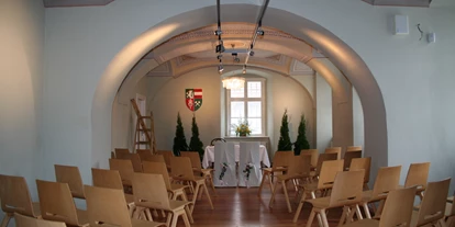Winterhochzeit - Perfekte Jahreszeit: Sommer-Hochzeit - Höll (Aspangberg-St. Peter) - Trauung im Gewölbe 2 - Schloss Reichenau an der Rax (NÖ)