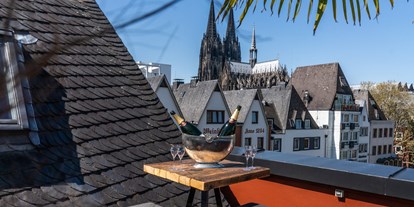 Winterhochzeit - Preisniveau: €€ - Deutschland - Dachgarten Rheinloft Cologne - RHEINLOFT COLOGNE