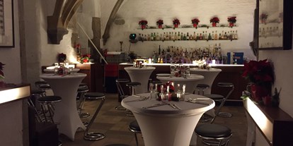 Winterhochzeit - nächstes Hotel - Region Köln-Bonn - Barbereich mit Stehtischen
 - 1460 Veranstaltungsraum