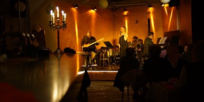 Winterhochzeit - Art der Location: im Freien - Ensdorf (Saarlouis) - Club Abend mit Live Musik und Dinner  - Kunstwerk Saarbrücken