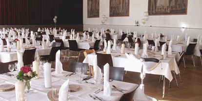 Winterhochzeit - Preisniveau: € - Deidesheim - Hochzeit im Festsaal. - Hohenstaufensaal