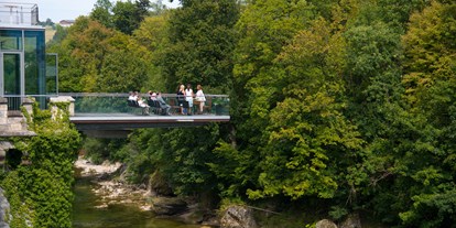 Winterhochzeit - Preisniveau: €€ - Enns - Näher am Fluss - die Plattform für bis zu 40 Personen - Schloss Rothschild