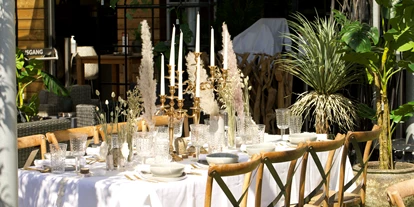 Winterhochzeit - Hochzeits-Stil: Traditionell - Hösbach - Beispiel Tischdekoration im Boho-Stil - Unique Eventlocation