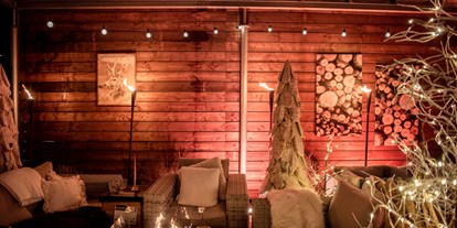 Winterhochzeit - Hochzeits-Stil: Traditionell - Breuberg - Winter-Deko in der Lounge - Unique Eventlocation