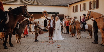 Winterhochzeit - Hochzeits-Stil: Boho-Glam - Baden-Württemberg - FestStall am Wendelinshof