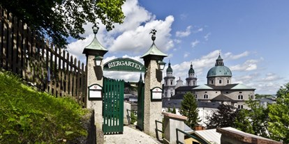 Winterhochzeit - Preisniveau: €€ - Salzburg und Umgebung - Eingang zum Gastgarten - Restaurant Stieglkeller - Salzburg