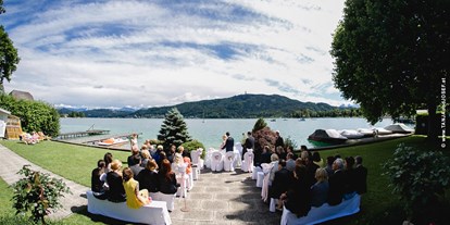 Winterhochzeit - PLZ 9131 (Österreich) - Feiern Sie Ihre Hochzeit direkt am Wörthersee - in der Parkvilla Wörth in Prötschach.
Foto © tanjaundjosef.at - Hotel Dermuth / Parkvilla Wörth