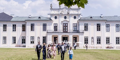 Winterhochzeit - Geeignet für: Hochzeit - Stotzing - Eine Trauung im Freien im Schloss Hetzendorf in 1120 Wien.
Foto © weddingreport.at - Schloss Hetzendorf