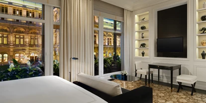Winterhochzeit - Preisniveau: €€€€ - Harmannsdorf (Harmannsdorf) - Grand Deluxe Zimmer mit direktem Blick auf die Wiener Staatsoper - Hotel Bristol Vienna