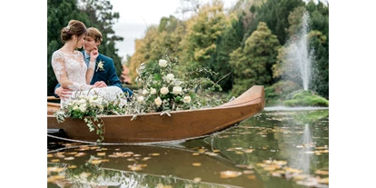 Winterhochzeit - Perfekte Jahreszeit: Frühlings-Hochzeit - Stotzing - Traumhafte Hochzeitsfotos im romantischen Boot... - Schloss Schönau