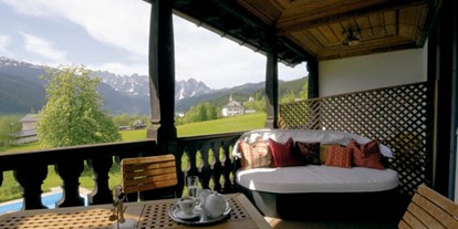 Winterhochzeit - Art der Location: Hotel - Kößlbach - Zimmer Residenz mit herrlichem Ausblich auf die Bergkulisse - Hotel Landhaus Koller