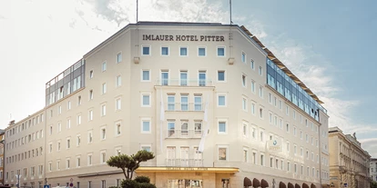 Winterhochzeit - Art der Location: Hotel - Schwöll - Außenansicht vom IMLAUER HOTEL PITTER Salzburg - IMLAUER HOTEL PITTER Salzburg