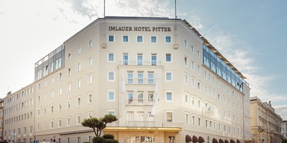 Winterhochzeit - Preisniveau: € - Unken - Außenansicht vom IMLAUER HOTEL PITTER Salzburg - IMLAUER HOTEL PITTER Salzburg